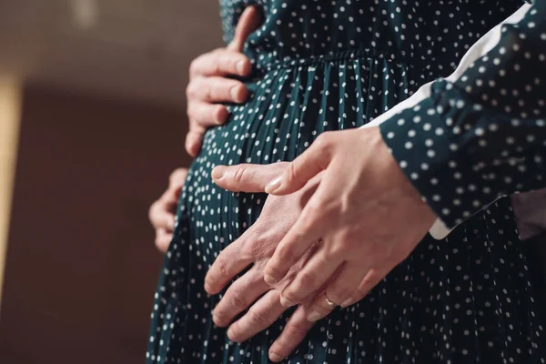 Pregnant Woman Holding Hands Belly Her Husband — Fotografia de Stock