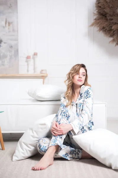 Beautiful Young Woman Pyjamas Posing Studio — 스톡 사진