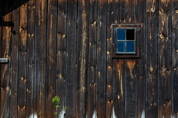 Vieja Casa Madera Con Cielo Azul —  Fotos de Stock