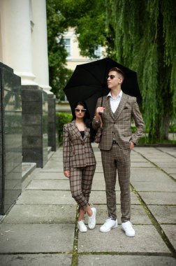 Parktaki genç çift