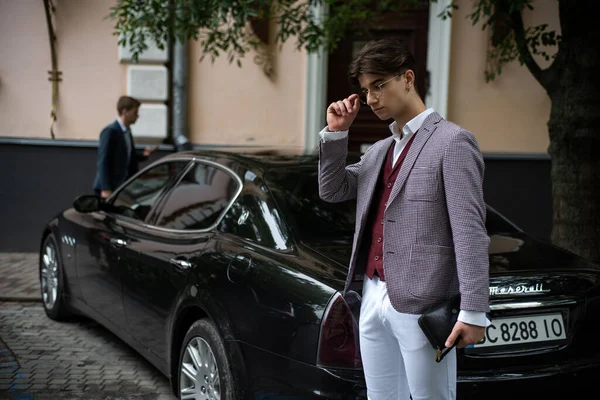 Young Man Suit Jacket Standing Car — 图库照片