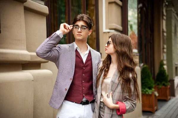 Young Couple Sunglasses Street — Foto Stock