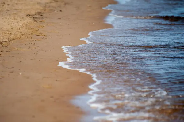 Onde Del Mare Sulla Spiaggia — Foto Stock