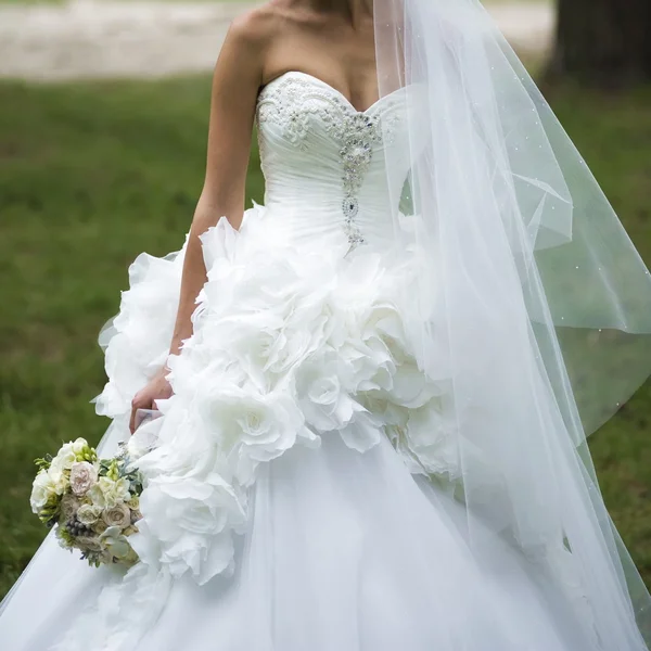 Groom or Row of bridesmaids with bouquets at big wedding ceremony. — Stock Photo, Image