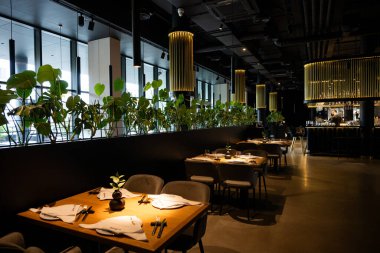 Modern bir restoran.