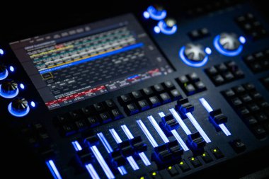 ses karıştırıcıda karışık müzik