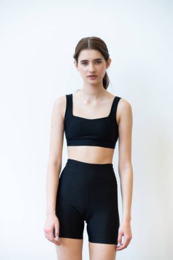 Mükemmel vücutlu güzel bir kadın.