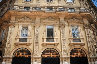 Milano ortasına. Arch. geçiş