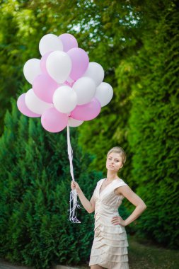 Güzel gelin buketi önce düğün töreni ile