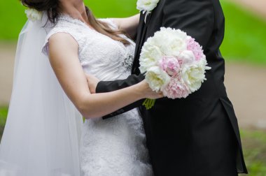 Güzel gelin buketi önce düğün töreni ile