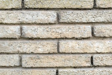 Taştan duvarın kırsal çevredeki görüntüsü