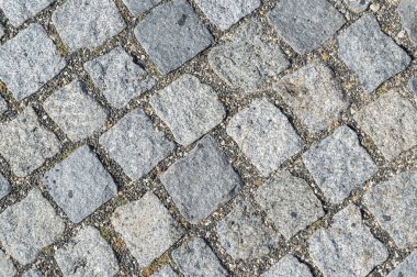 Şehrin eski kaldırım taşı caddesi.