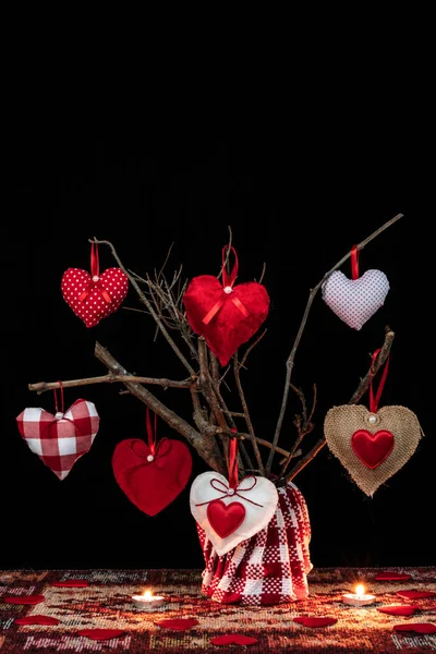 Coeurs Textiles Rouges Avec Bougies Allumées — Photo