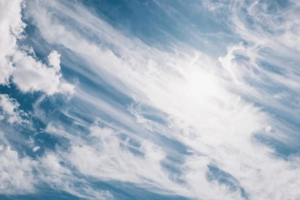 多くの雲と青空 — ストック写真