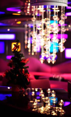 Işıklı Noel ağacı ve bokeh