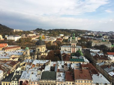 Gözlem kulesinden görüntü, eski şehir Lviv Ukrayna