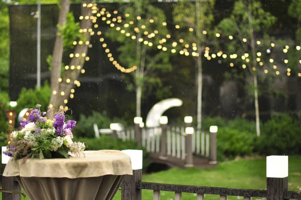 Beautiful Wedding Bouquet Street Lights — Stock Photo, Image