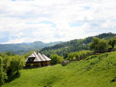 Dağ Manzarası Kahverengi Ev Arkaplanı