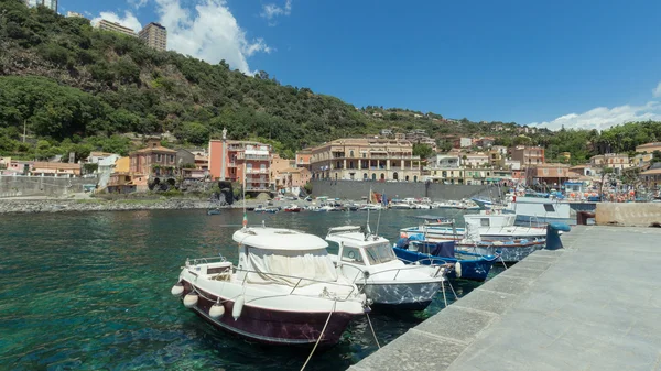 Sea port, boats and houses in Sicily. — Stock Photo, Image