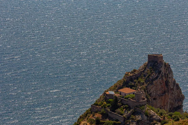 Vista Antigo Castelo Com Vista Para Mar Siciliano Azul — Fotografia de Stock