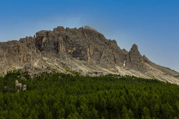 Vista Los Dolomitas Con Bosque Subyacente — Foto de Stock