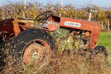 Valpolicella 'da eski bir traktor.