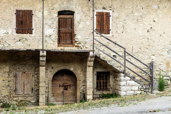 Antiguo edificio abandonado — Foto de Stock