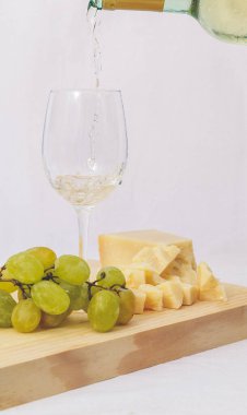 Bir bardak İtalyan beyaz şarabı.