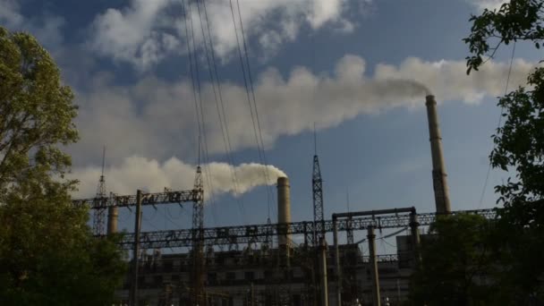 Power Station. Smoke. — Stock Video