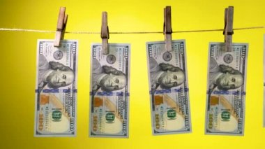 Dolarlar çamaşır iğnesinde kurur.