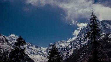 Hızlandırılmış. Bulutlar.