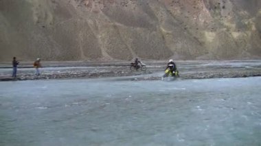 Off-Road Bisiklet Himalayalar üzerinde