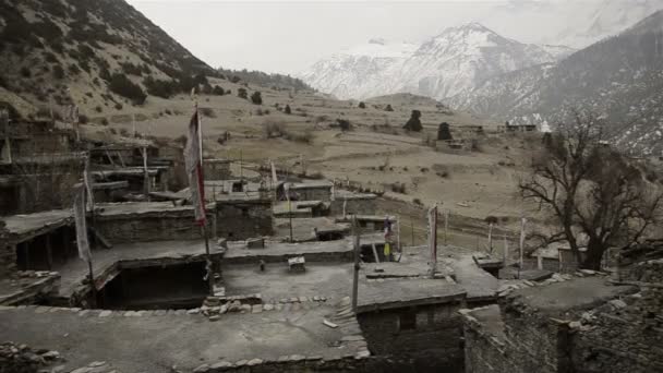 Original pueblo tibetano de piedra — Vídeos de Stock