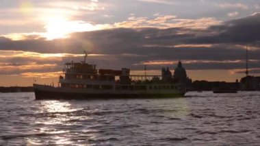 Vinece gün batımı. Bay San Marco