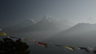 Budist dua bayrakları Nepal Himalayalar