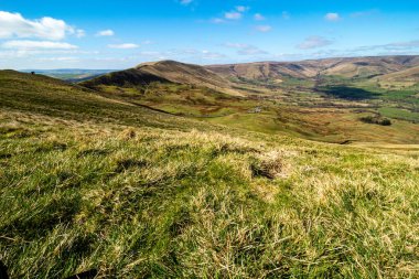 Mam Tor 'dan Losehill Pike Parçası' na Tepe Bölgesi 'ndeki dağ sıraları boyunca bir gezi.