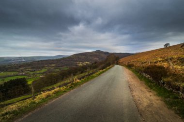 Peak District Brandord Edge Ulusal Parkı Sabah Yürüyüşü 2021 Nisan
