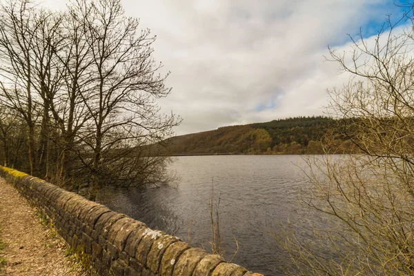 Περπάτημα Στο Derwent Valley Water Board Στο Peak District Ηνωμένο — Φωτογραφία Αρχείου