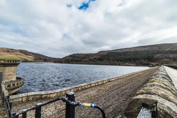 Περπάτημα Στο Derwent Valley Water Board Στο Peak District Ηνωμένο — Φωτογραφία Αρχείου