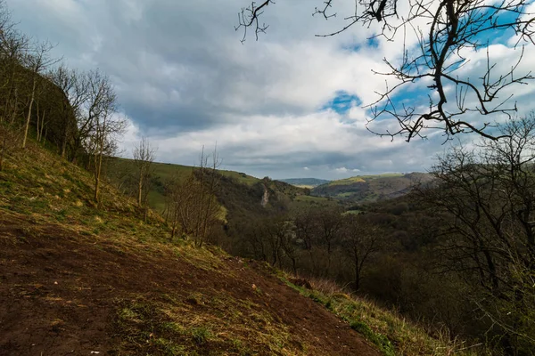 Subiendo Monte Por Mañana Peak District Thor Cave — Foto de Stock