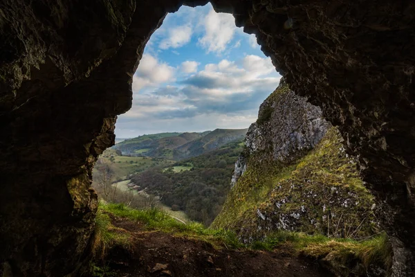 Vylézt Kopec Dopoledních Hodinách Peak District Thor Cave Stock Snímky