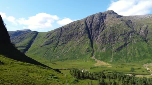 Skotsko na koni Ben Navis, Glen Coe, jízdy kolem z filmu James Bond Skyfall — Stock video