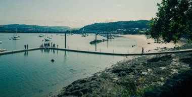 Galler 'deki Conwy, Cennet' teki gibi Ne yazabilirim? ....