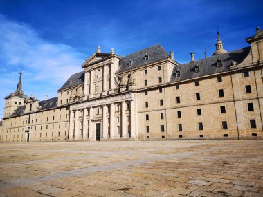 Madrid dağlarındaki El Escorial Kraliyet Manastırı, çok güzel bir yer.