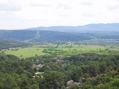 Madrid pınarındaki dağlar