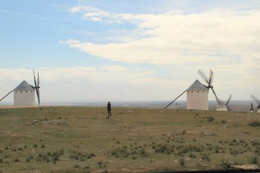 Kastilya İspanya 'da geleneksel yel değirmenleri Kişot