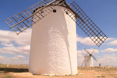 Kastilya İspanya 'da geleneksel yel değirmenleri Kişot