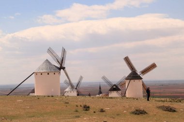 Kastilya İspanya 'da geleneksel yel değirmenleri Kişot