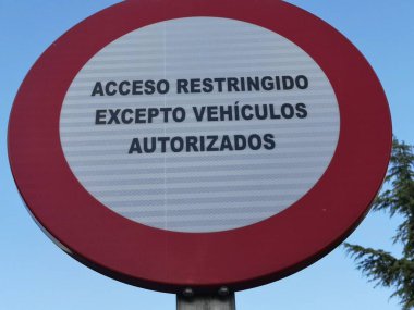 İspanyolca trafik işaretleri yasak bölge