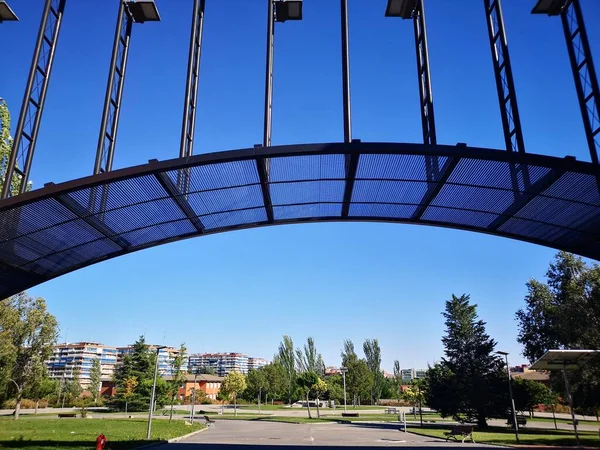 Strahlend Blauer Himmel Glänzt Campus — Stockfoto